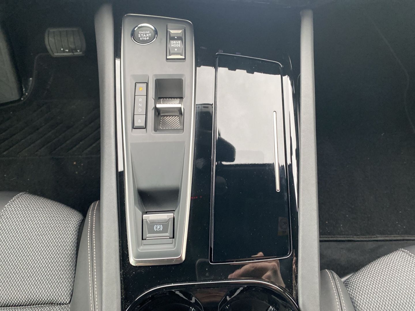 Fahrzeugabbildung Peugeot 508 SW Hybrid 225 Allure Plug-In *FULL-LED*elekt