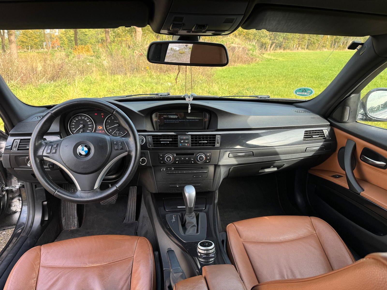 BMW 325 2011 — photo 8