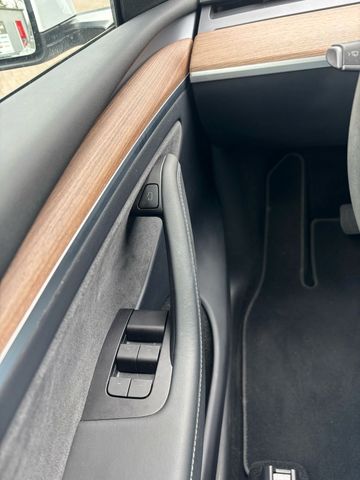 Model Y Long Range Dual AWD