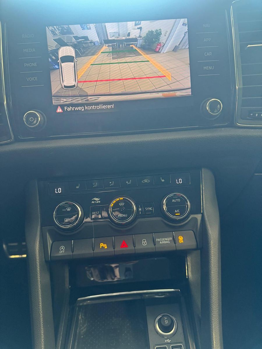 Fahrzeugabbildung SKODA Kodiaq Style  /AHK/1.HAND/SCHECKHEFT/NAVI