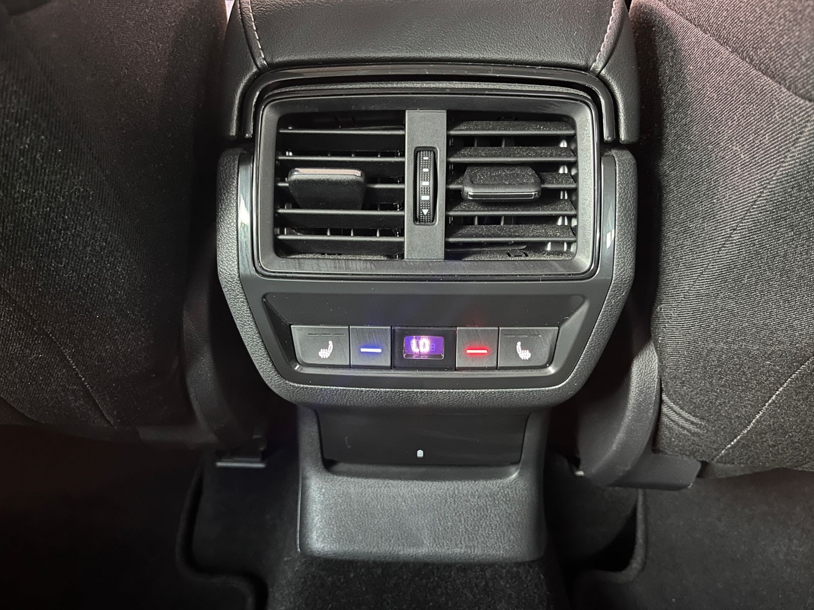 Fahrzeugabbildung SKODA Kodiaq Clever 4x4 PANO 360° LED NAVI