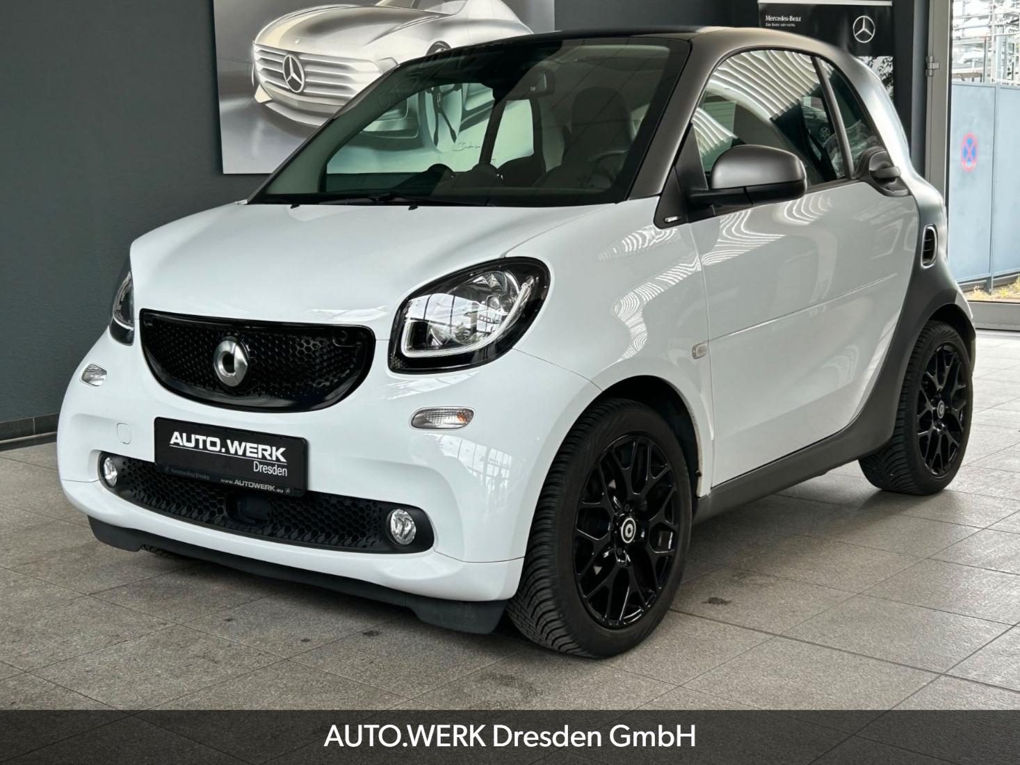 Smart fortwo Prime*NAVI*LEDER*SHZ*PANORAMA*SPORT*LED