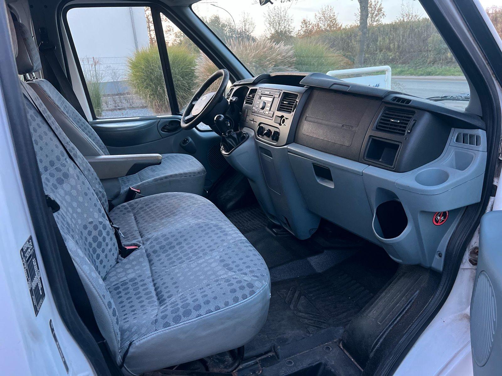 Ford Transit 2011 — photo 11