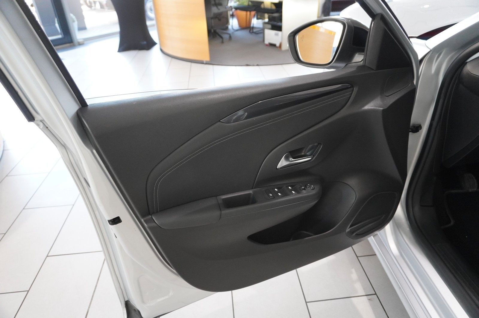 Fahrzeugabbildung Opel Corsa F 1.2 ELEGANCE NAVI/LED/KAMERA/SPORT/DAB+