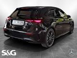 Mercedes-Benz A 200 AMG MBUX+RüKam+M-LED+Pano+Night+Keyless-Go - Mercedes-Benz A-Klasse: Schwarz