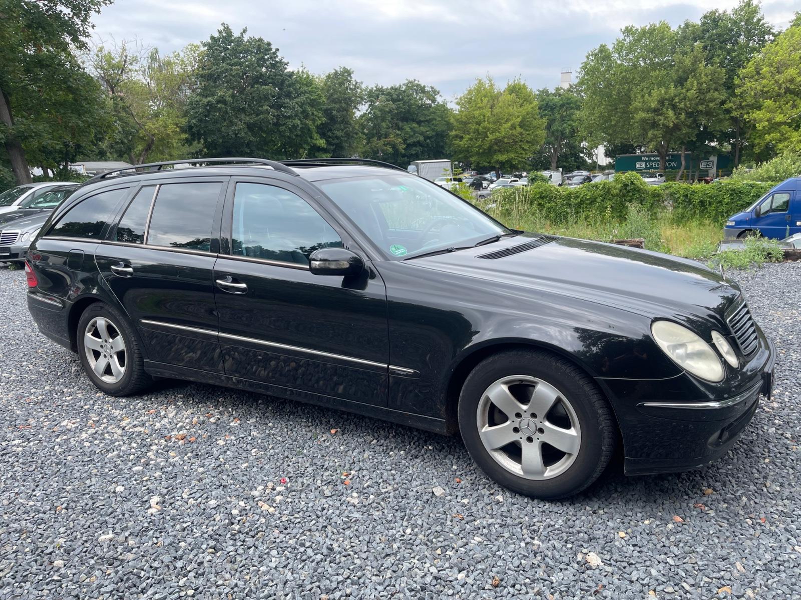 Mercedes-Benz E280 2005 — rear view
