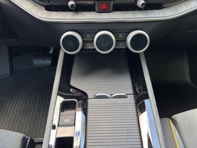 Superb Combi Selection 1.5 TSI 110KW DSG DCC AHZ