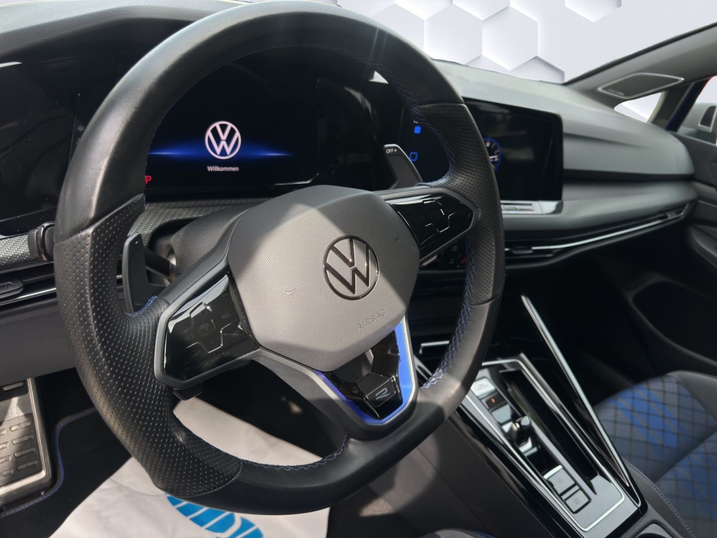 Golf R VIII 2.0 TSI 4Motion DSG 235kW LED HuD Ap