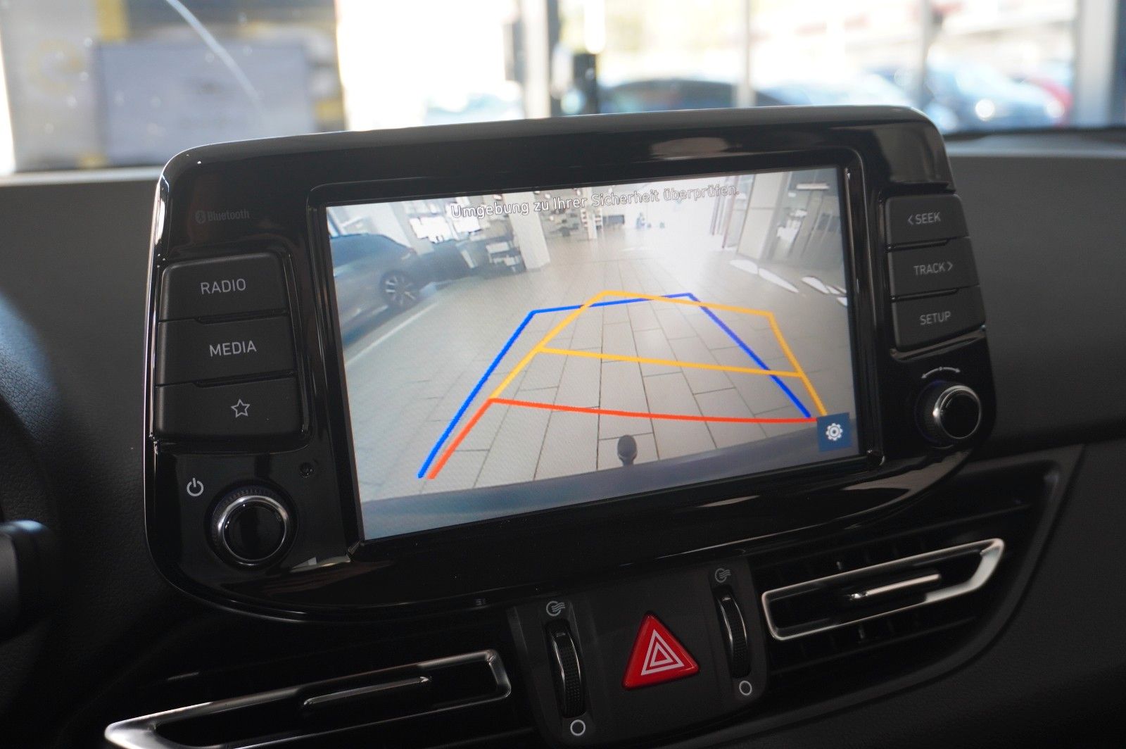Fahrzeugabbildung Hyundai i30 1.5 T-GDI PURE NAVI/LED/KAMERA/SPORT/SH/AHK
