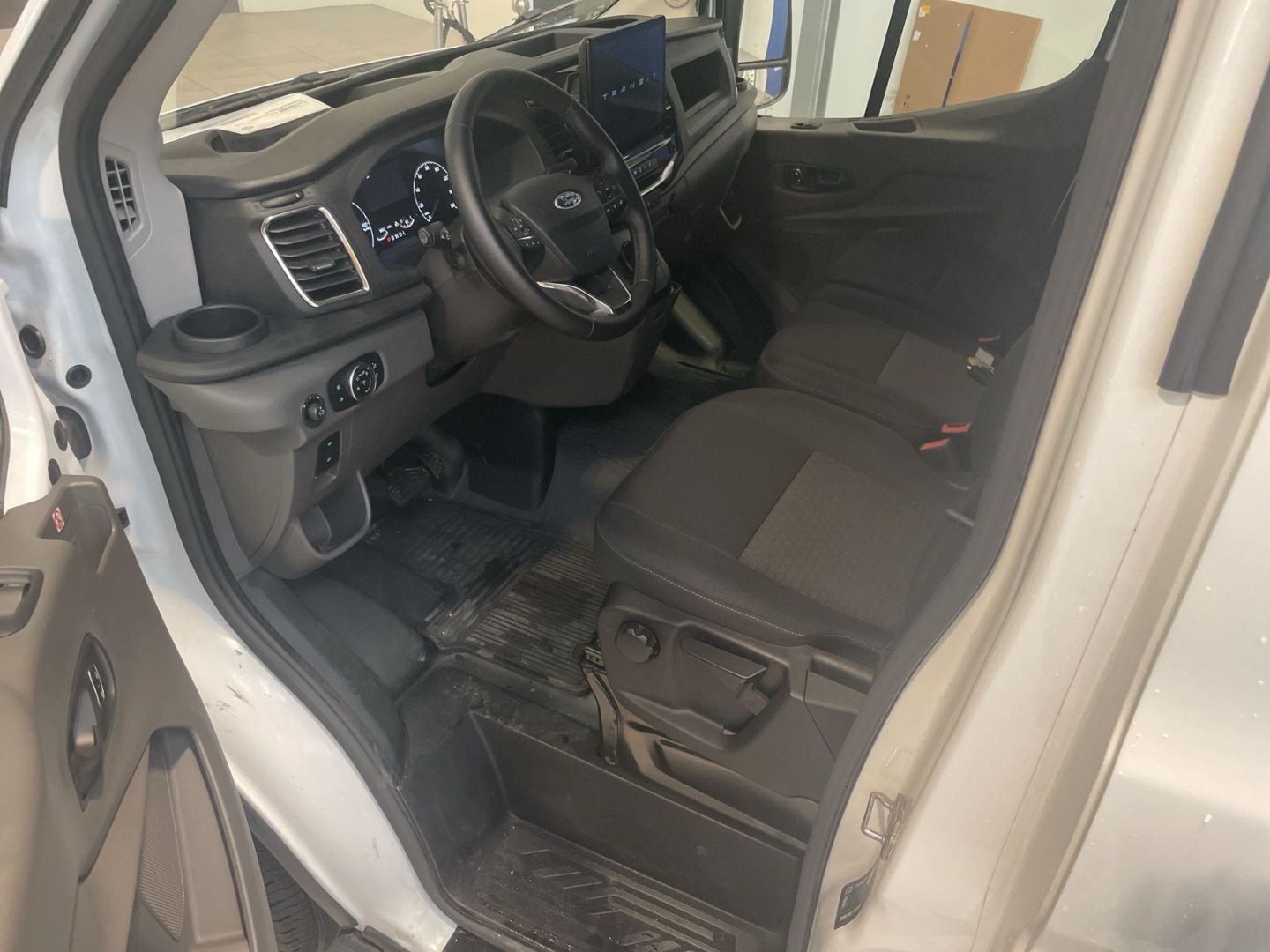 Fahrzeugabbildung Ford Transit Kasten E 350 L3 Trend Elektrom. Navi Kli