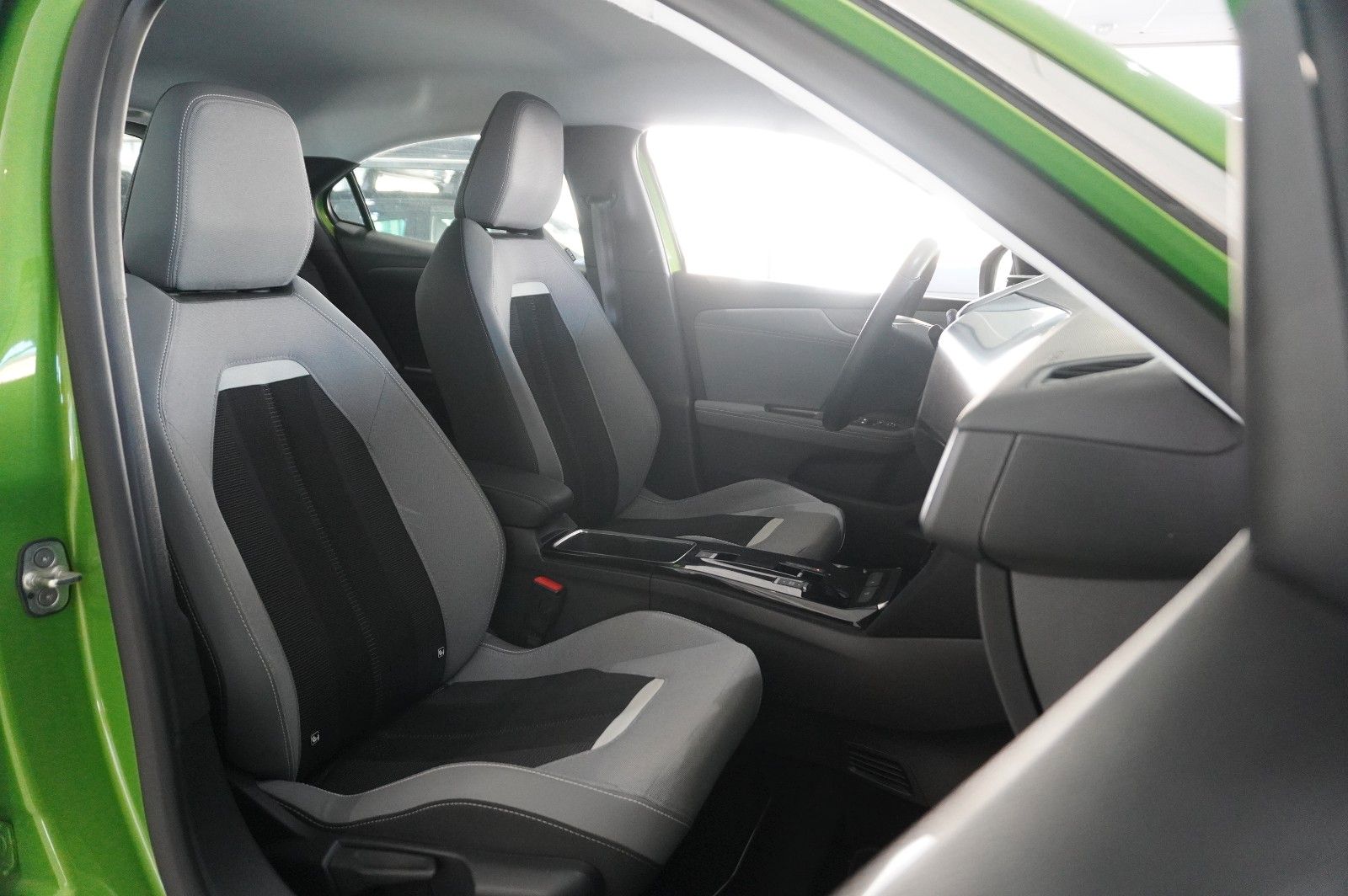 Fahrzeugabbildung Opel Mokka-e ELEGANCE 3-PHASIG NAVI/LED/KAMERA/DAB+