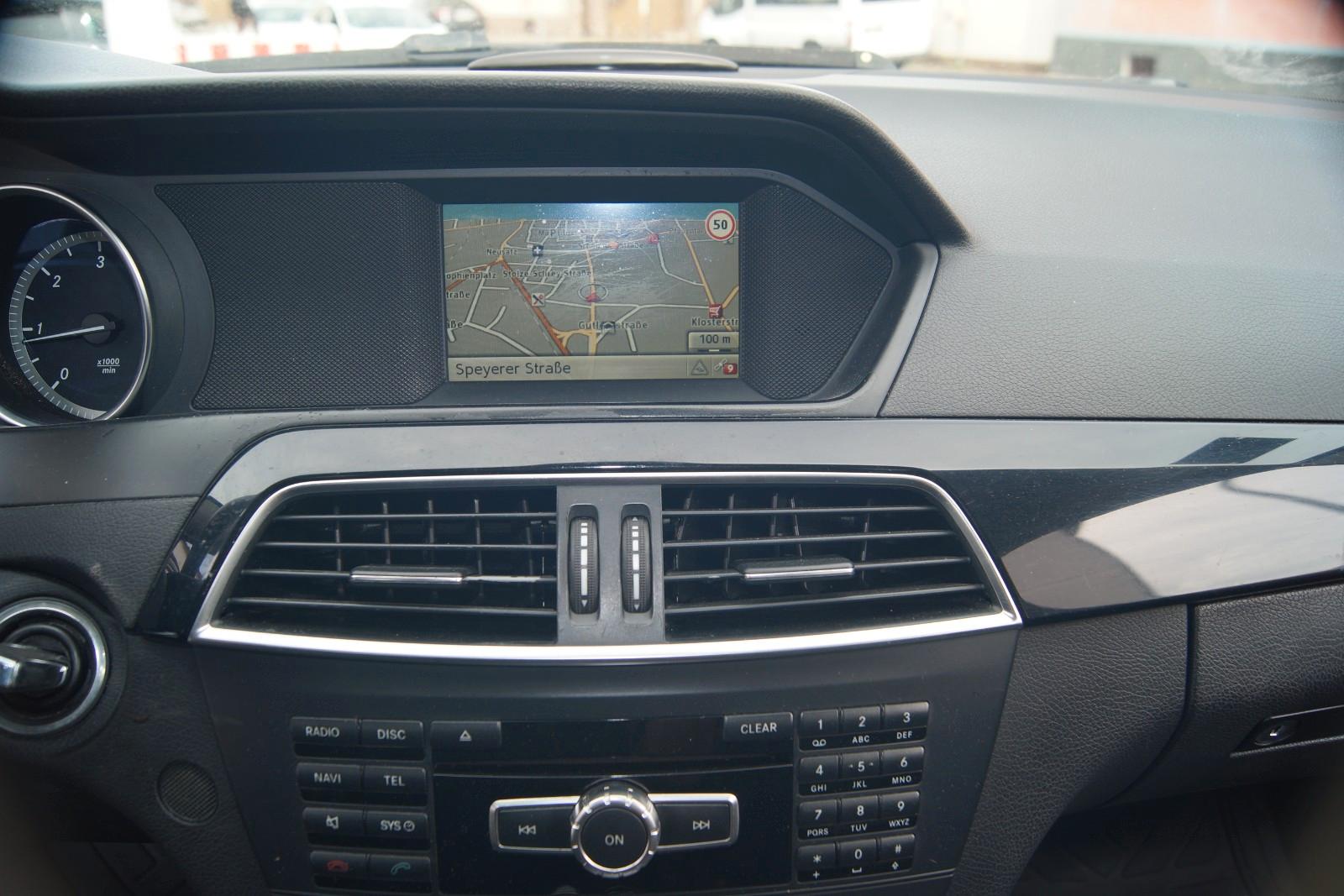Mercedes-Benz C180 2014 — photo 29