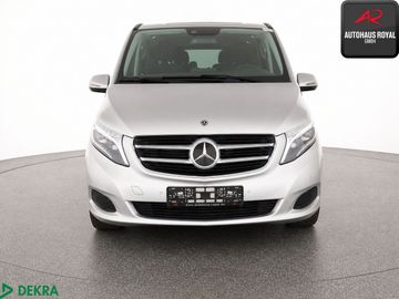 Mercedes V 220 - 8
