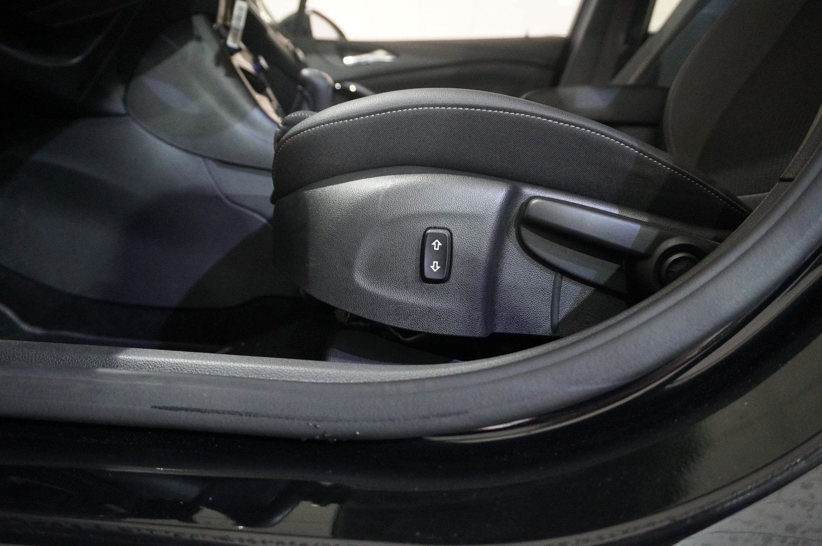 Fahrzeugabbildung Opel Astra K ST 1.4 ELEGANCE NAVI/LED/KAMERA/SPORT/SH