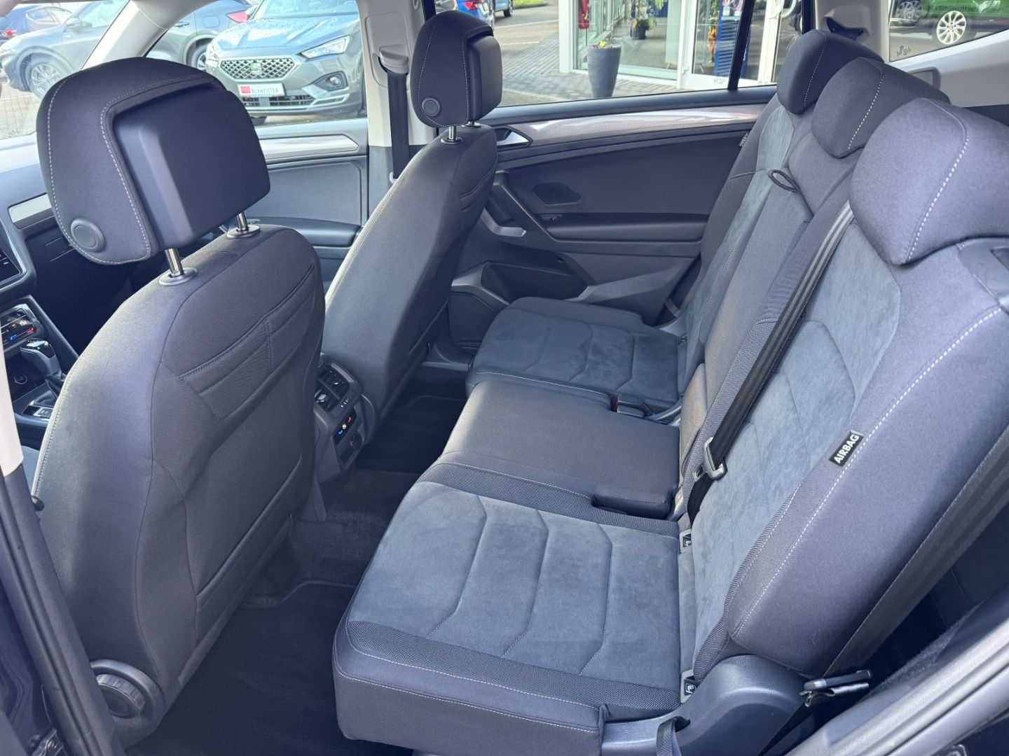 VW Tiguan Allspace 4Motion 2.0 TDI AHK-klappbar Nav - Image 25