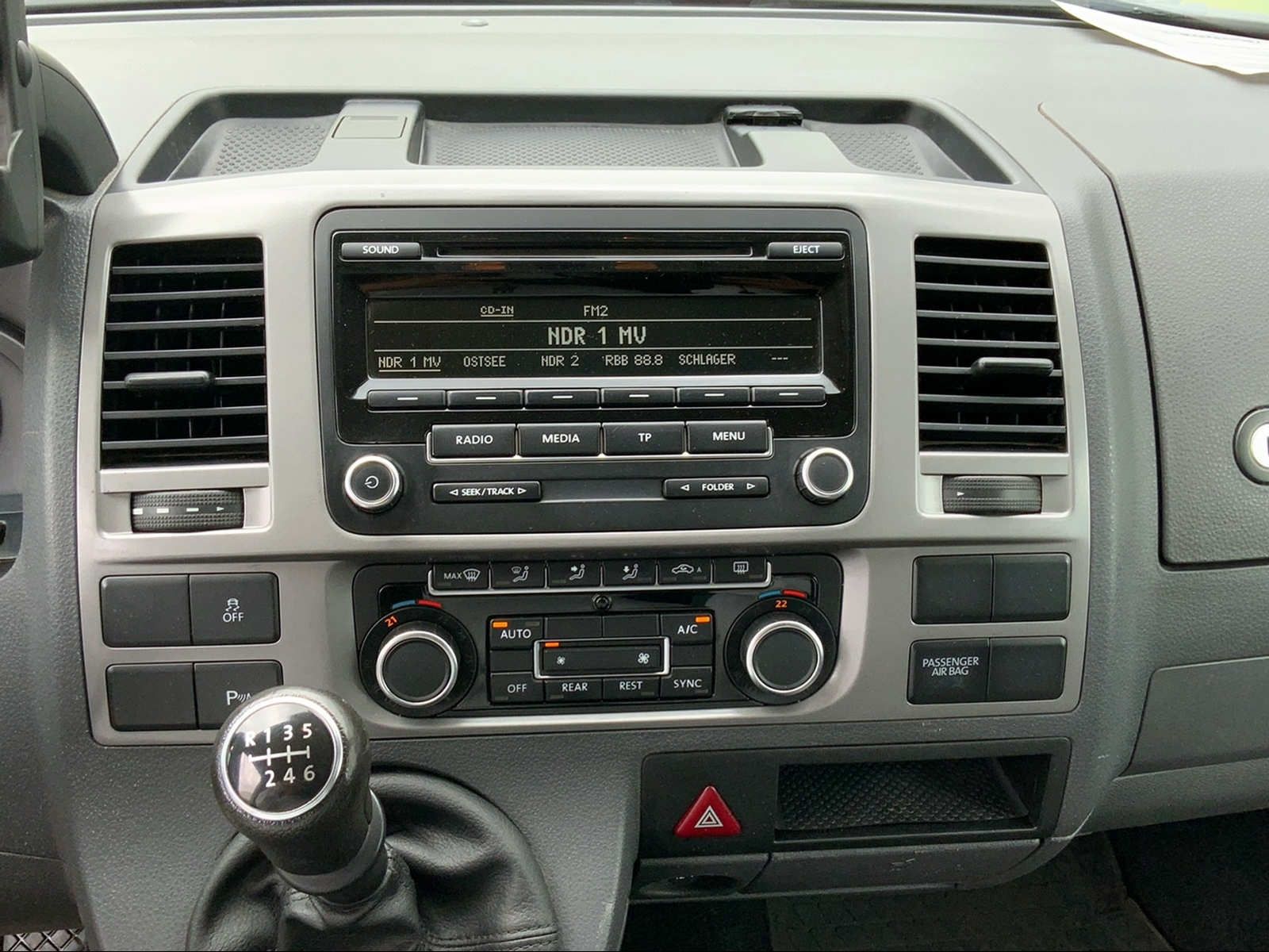 T5 2.0 TDI Caravelle ,AHK, STHZ,PDC.