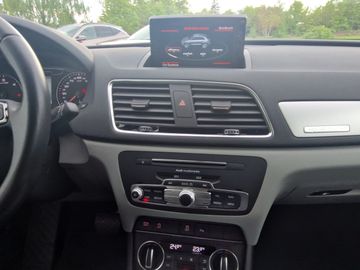 Audi Q3 2.0 TDI quatro sport Standheitzung