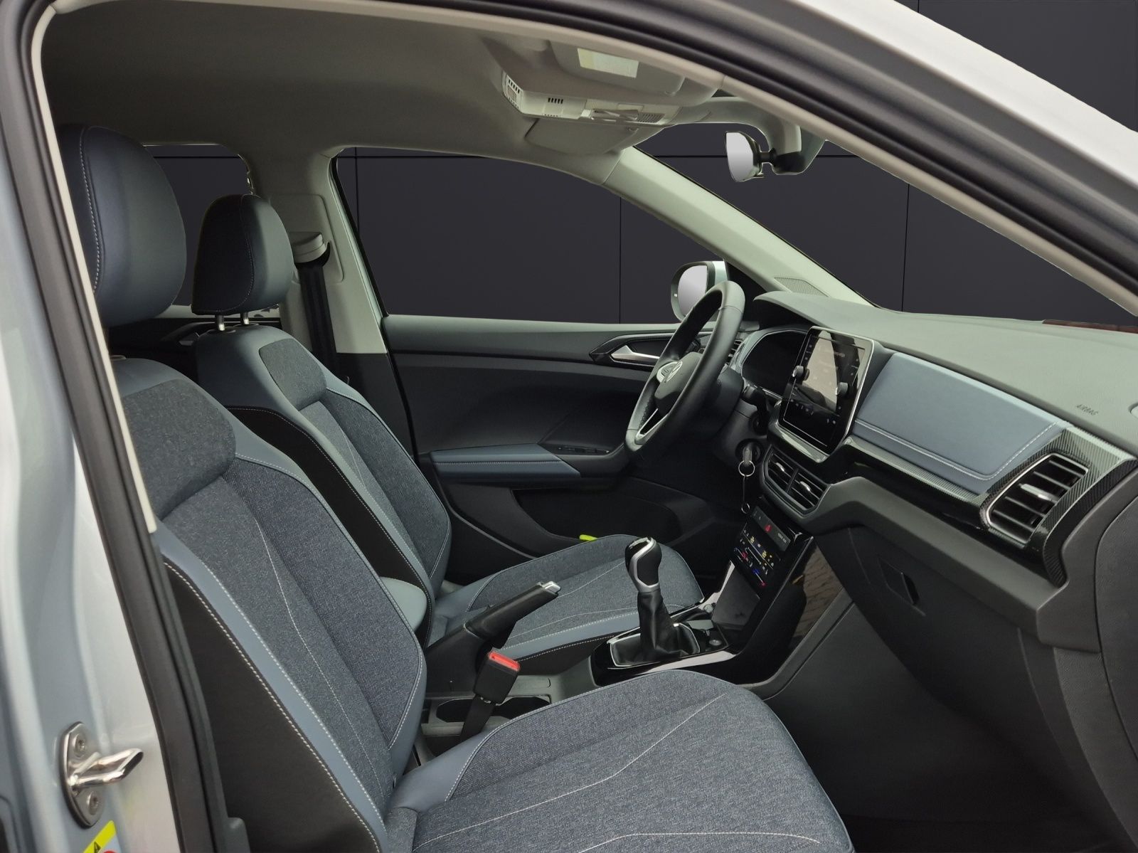 Fahrzeugabbildung Volkswagen T-Cross TSI Style Matrix Navi AID ACC PDC SH LM