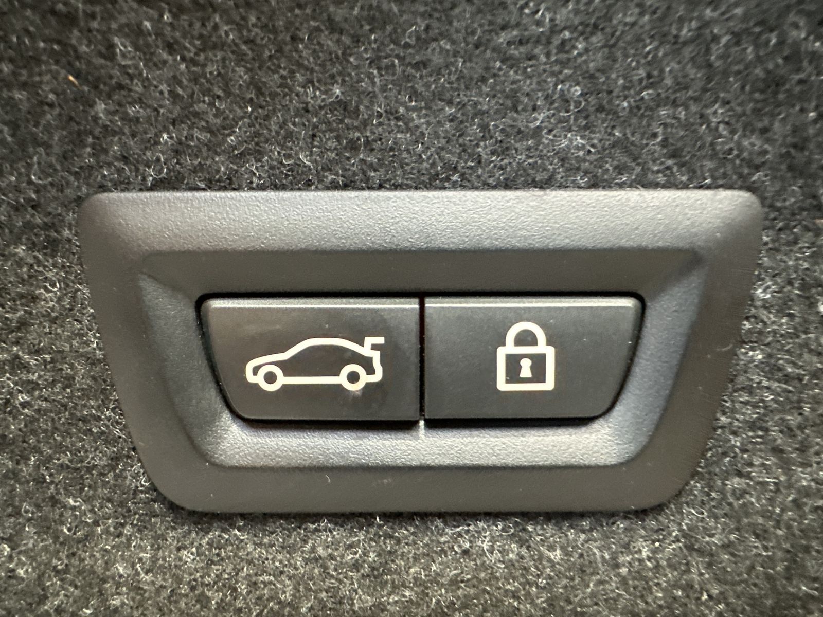 Fahrzeugabbildung BMW M3 Competition NAV+LASER+HEAD-UP+H&K+360°+19/20