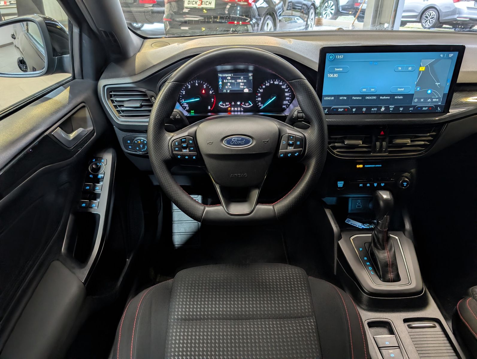 Fahrzeugabbildung Ford Focus 1.0 EcoBoost ST-Line ACC LED Styling-Paket
