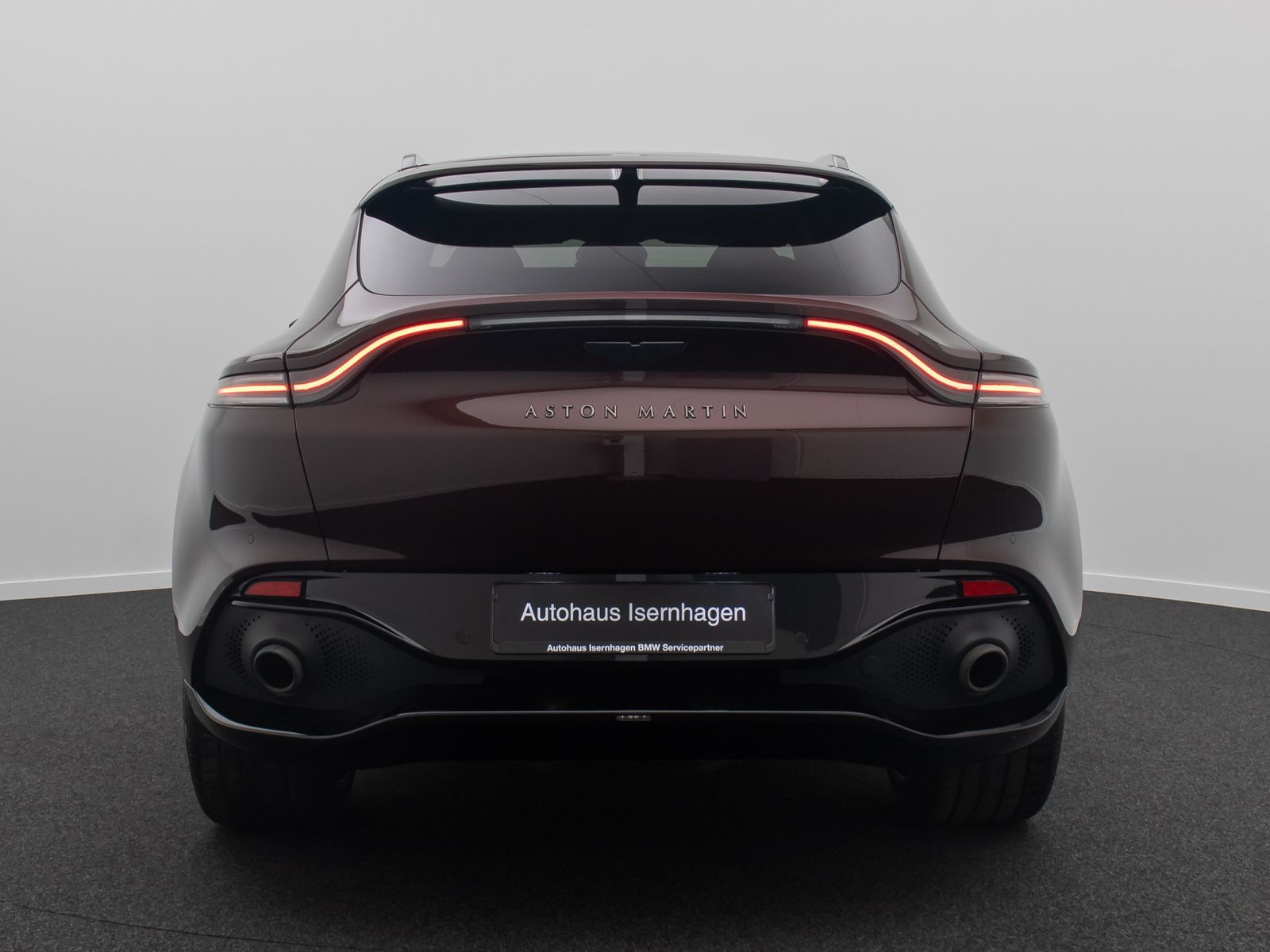 Fahrzeugabbildung Aston Martin DBX 4.0 V8 Individual Carbon Elegance Mega-Voll