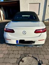 Mercedes-Benz E 300 Autom. -Cabrio  - Mercedes-Benz E 300 mit Benzin-Antrieb: Cabrio