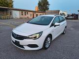 Opel Astra Combi_Diesel_MT6_Wenig km_ - Opel Astra Combi Gebrauchtwagen