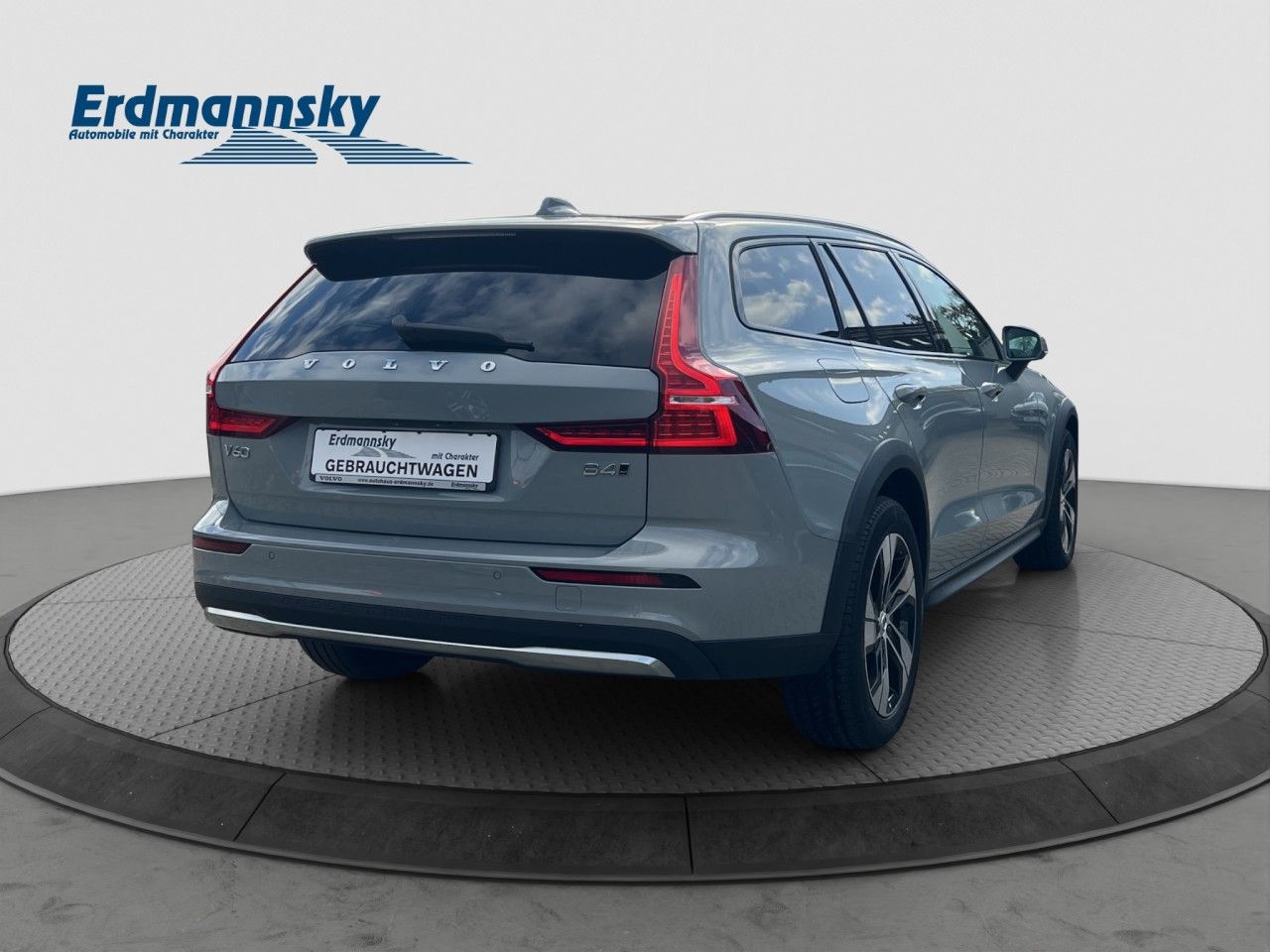 Volvo V60 B4 Cross Country AWD Plus FSH Keyless LHZ foto 4
