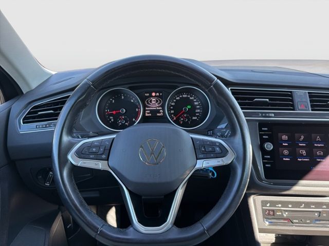 Tiguan LIFE 2.0 TDI DSG NAVI AHK APP-CON LENKR:H