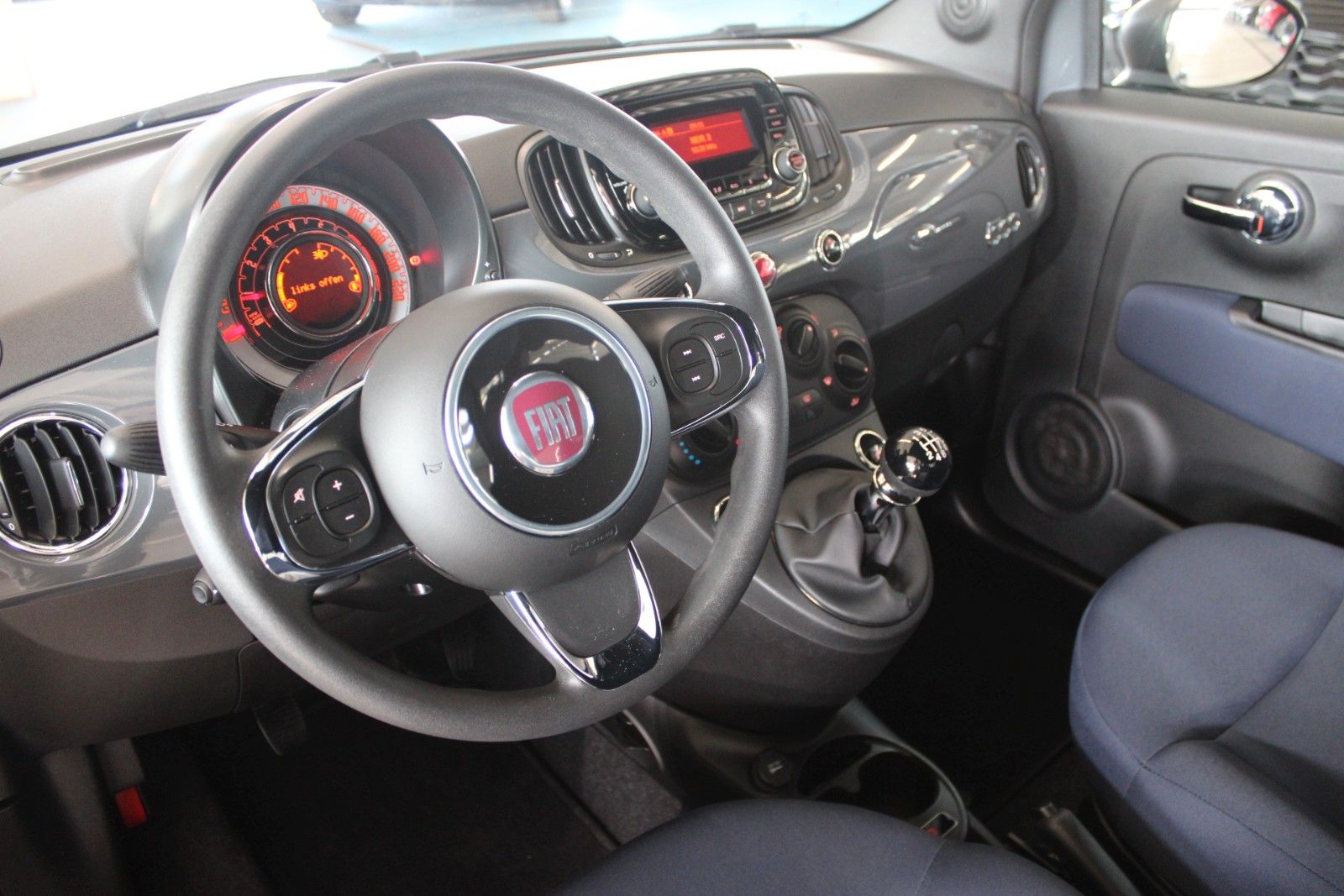 Fahrzeugabbildung Fiat 500 Hybrid CULT KLIMA DAB+ Allwetterreifen Tempo