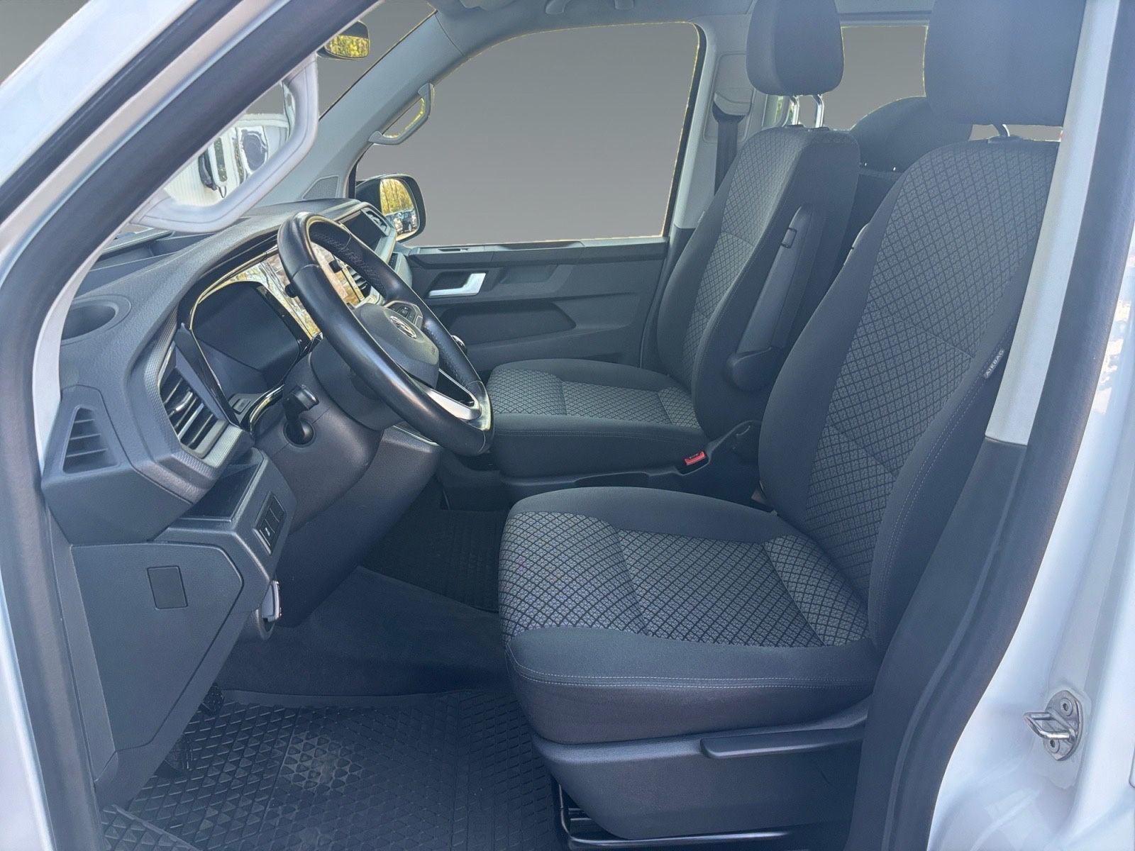 Volkswagen T6.1 Multivan 150 PS Navi Sitzh LED ACC 3xKlima foto 12