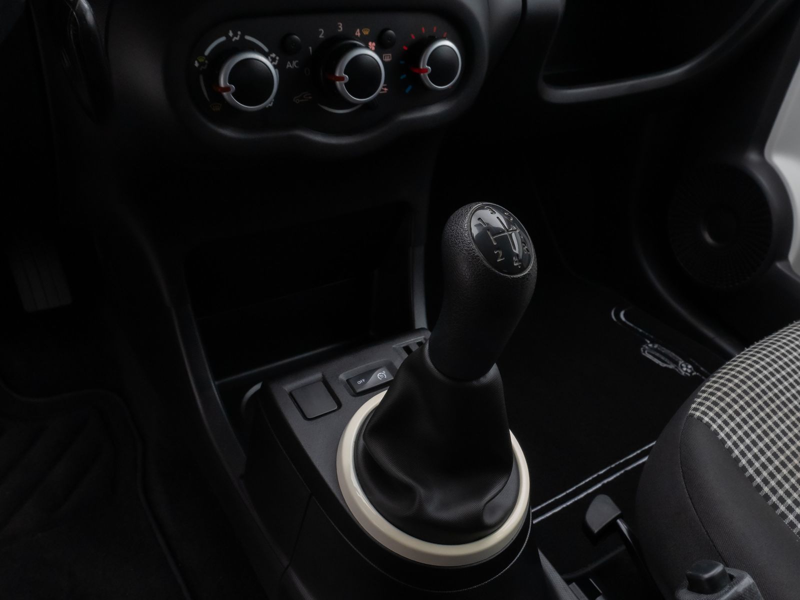 Fahrzeugabbildung Renault Twingo Life Bluetooth USB Tempomat