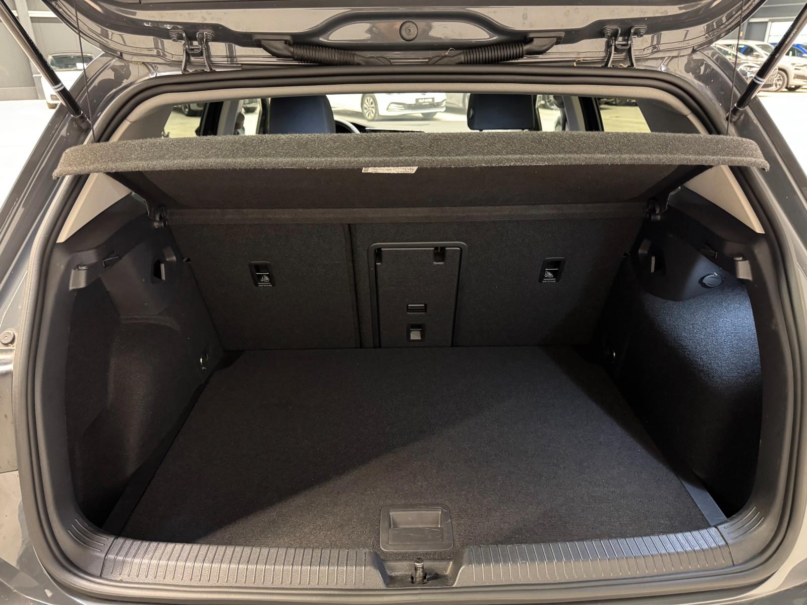 Volkswagen Golf VIII 1.5 TSI LIFE*SHZ*LED+*AMBIENTE*NAVI*, миниатюра 29