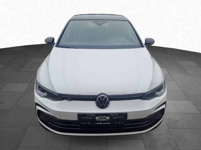 Fahrzeugabbildung Volkswagen Golf VIII 1.5 TSI R-LINE BLACK STYLE PANO NAVI K