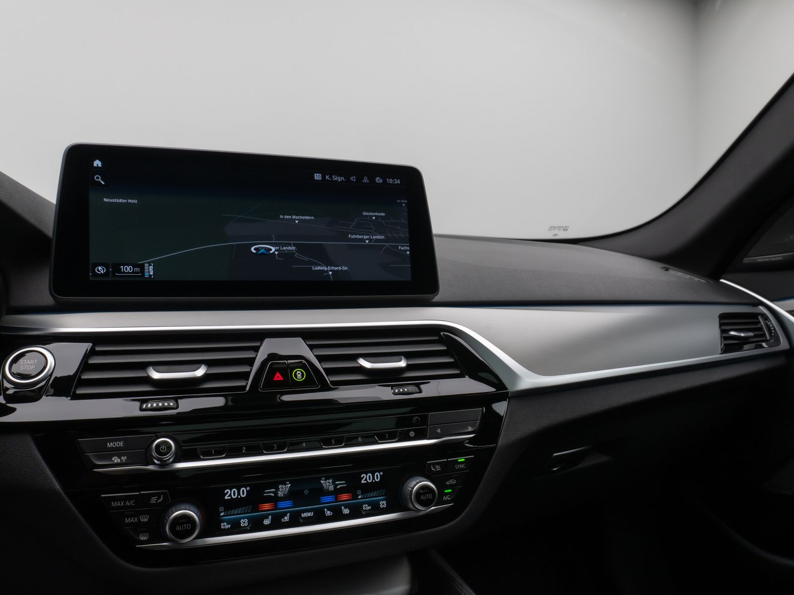 Fahrzeugabbildung BMW 530e xD M Sport Individual Panorama HUD H/K Voll