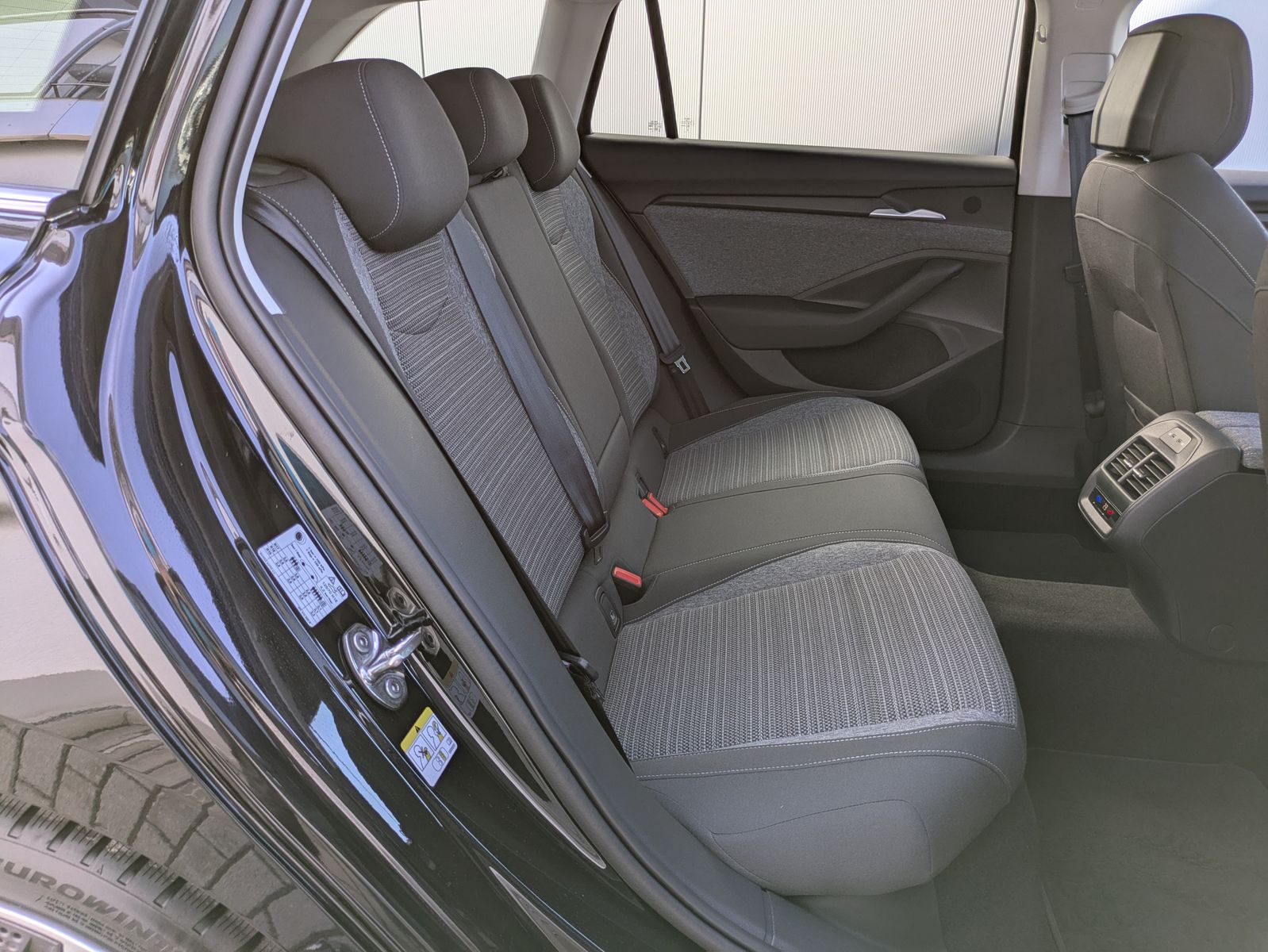 Fahrzeugabbildung SKODA Superb 2.0 TDI 4x4 Selection MATRIX*AHK*PANO*19"