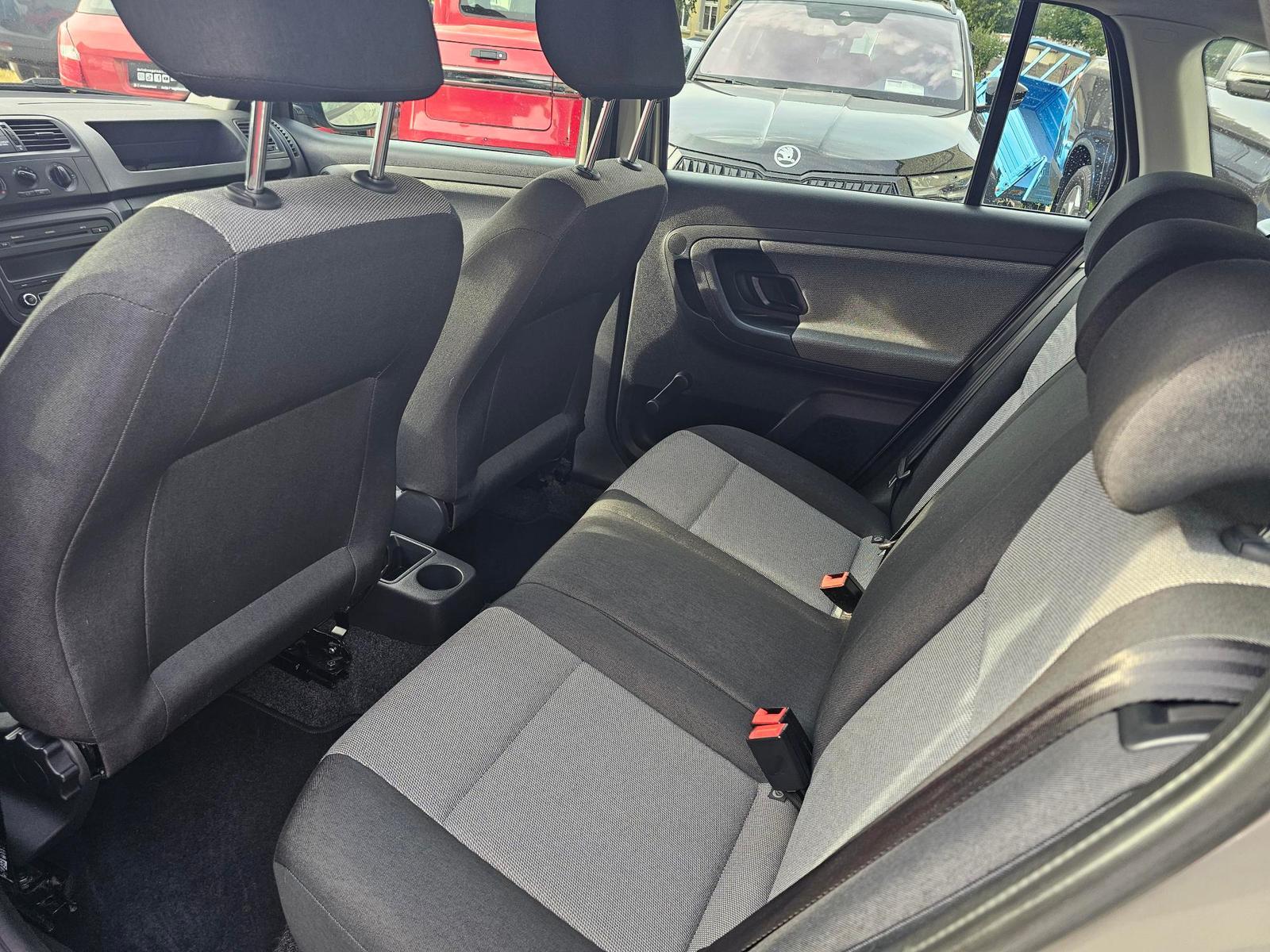 Skoda Fabia 2012 — photo 20
