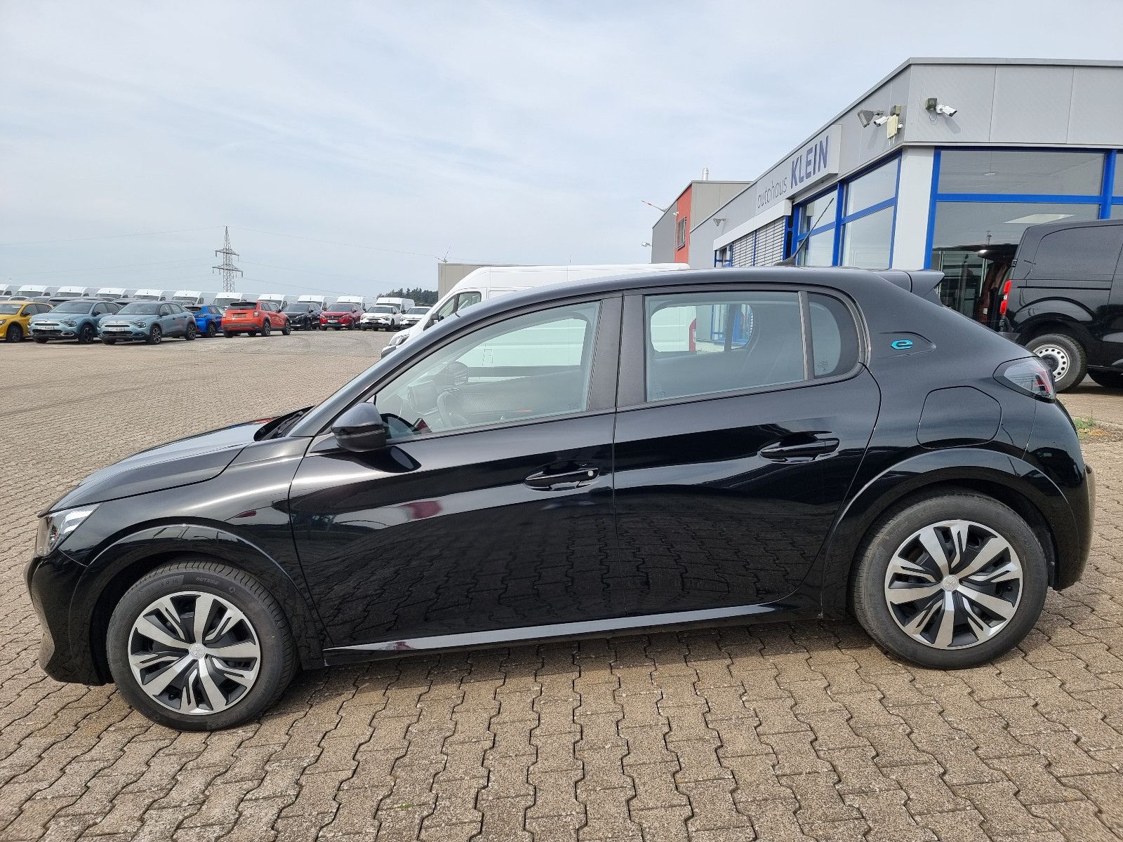 Peugeot 208 e- Active *TEMPO*NAVI*CARPLAY* imagem 3