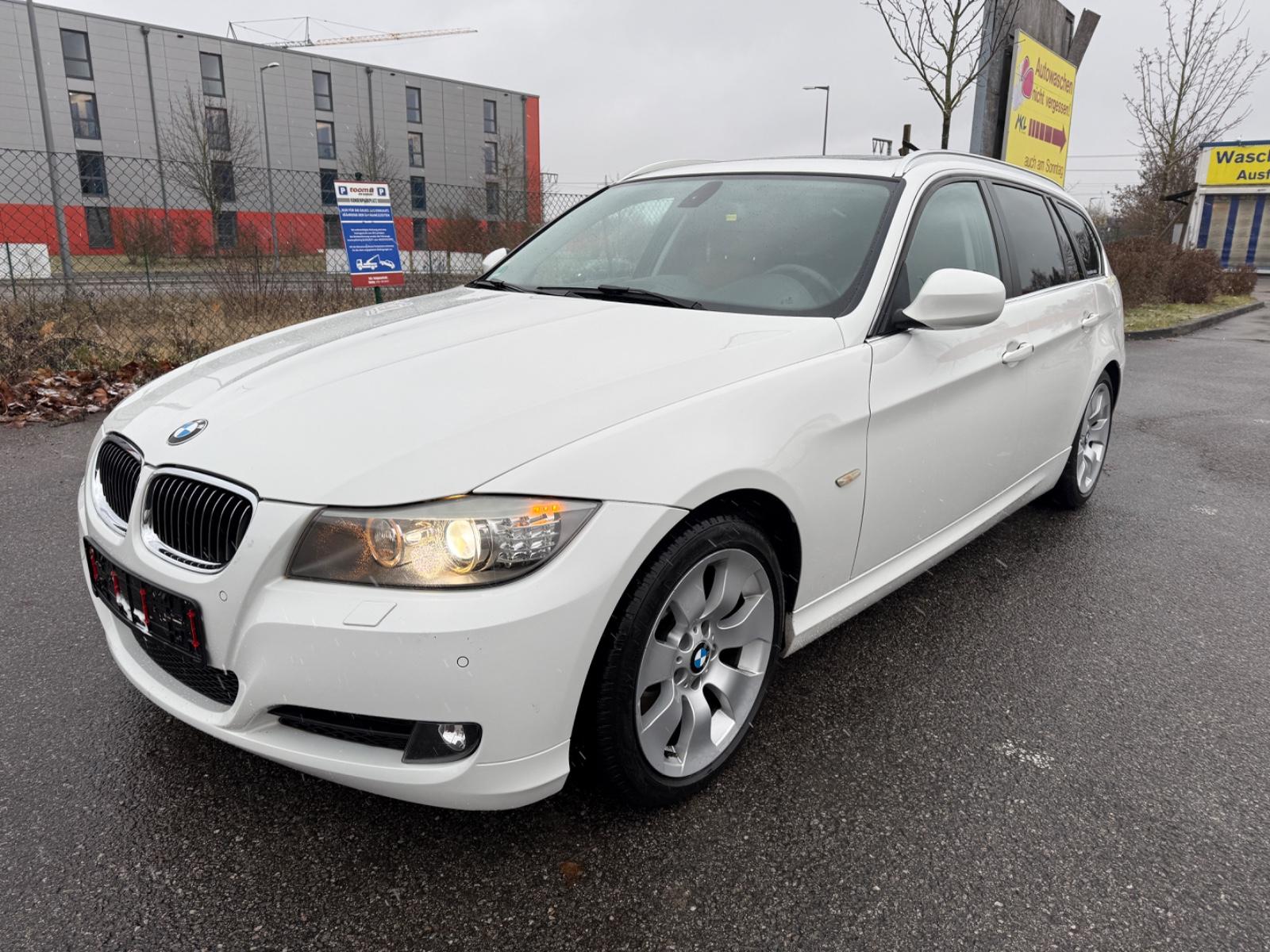BMW 330i Touring NAVI MEMORY HARMAN KARDON