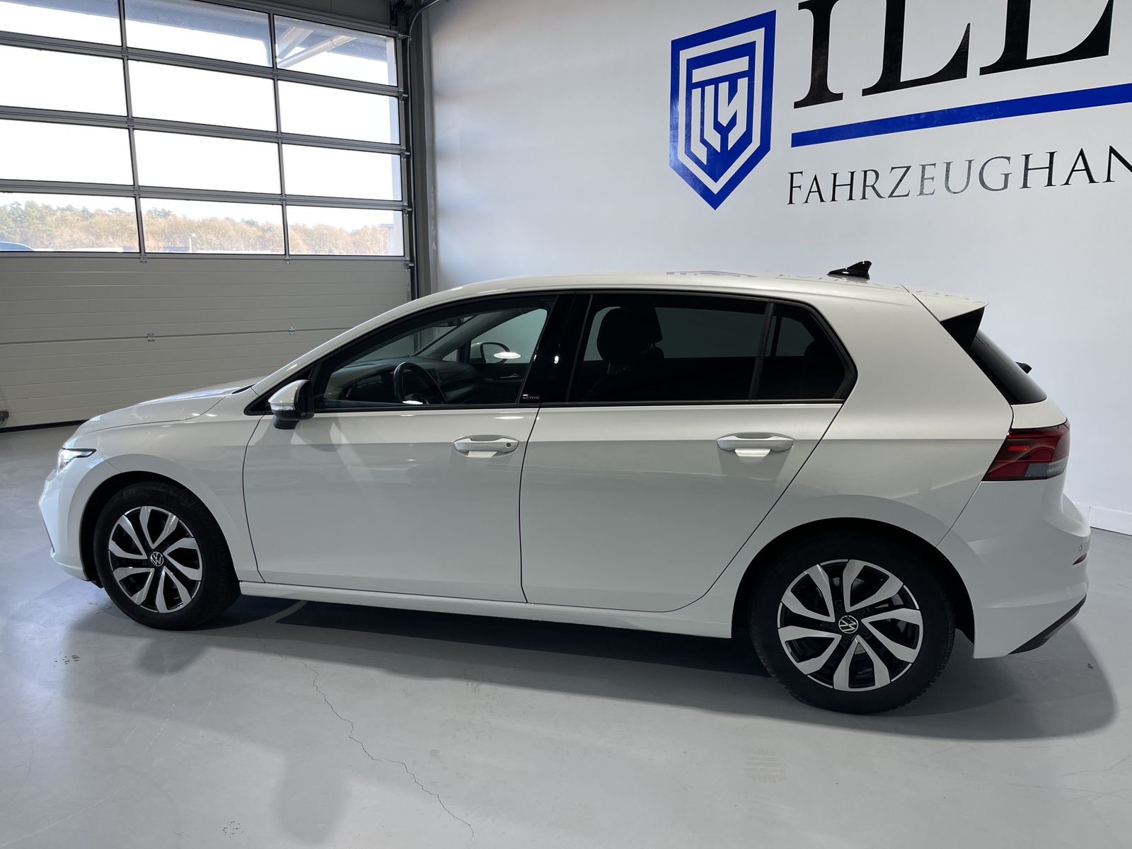 Fahrzeugabbildung Volkswagen Golf Active 2.0 TDI*VW-Anschlussgarantie*AHK*Cam