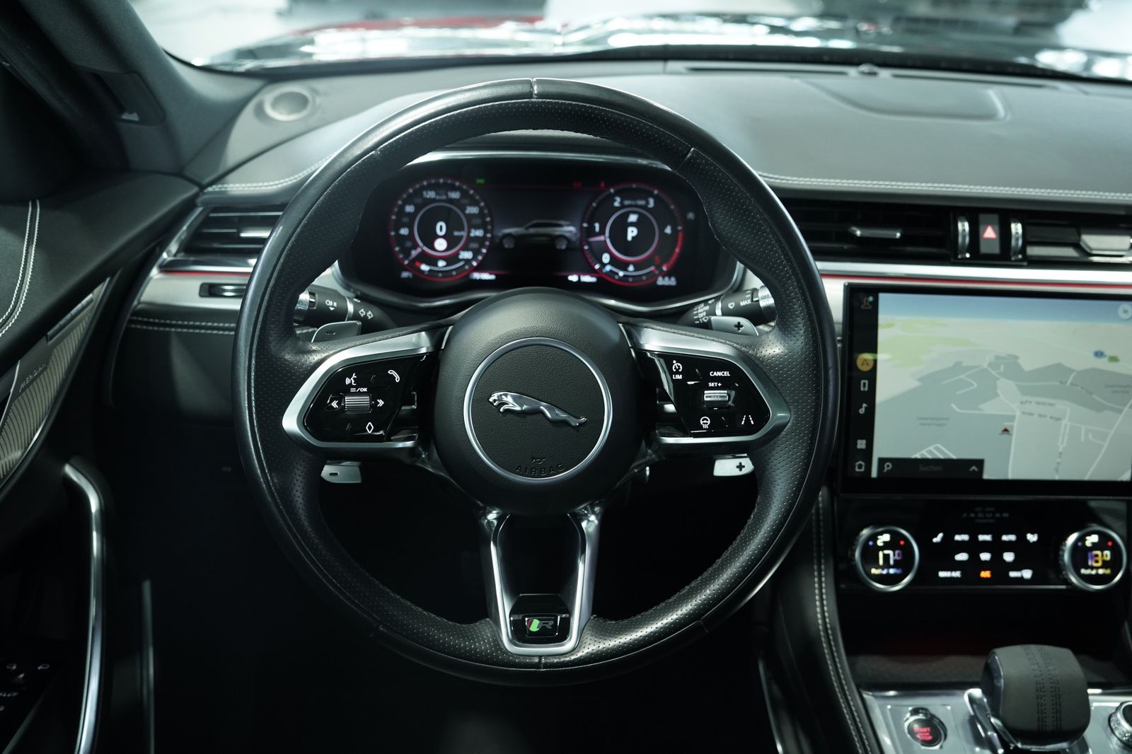 Jaguar F Pace