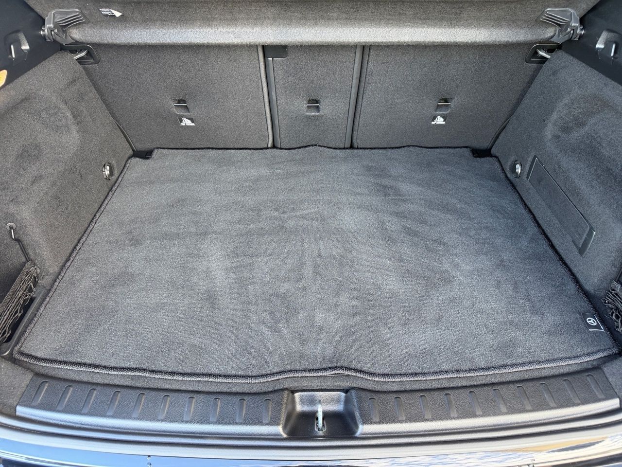 Fahrzeugabbildung Mercedes-Benz GLA 200 AMG+PANO+KEYLESS+CARPL+EL.HECKKL+LED+KAM