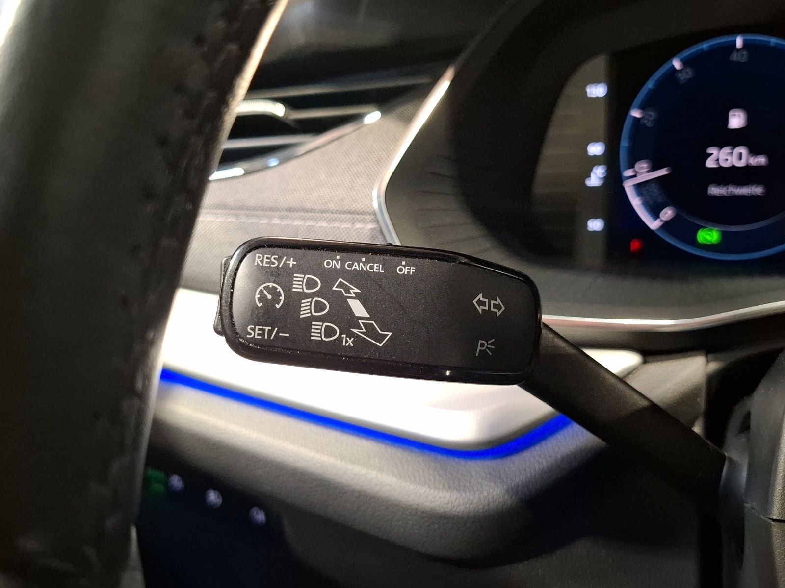 Fahrzeugabbildung SKODA Octavia Combi TDI Style DSG LED Navi HUD PDC SH