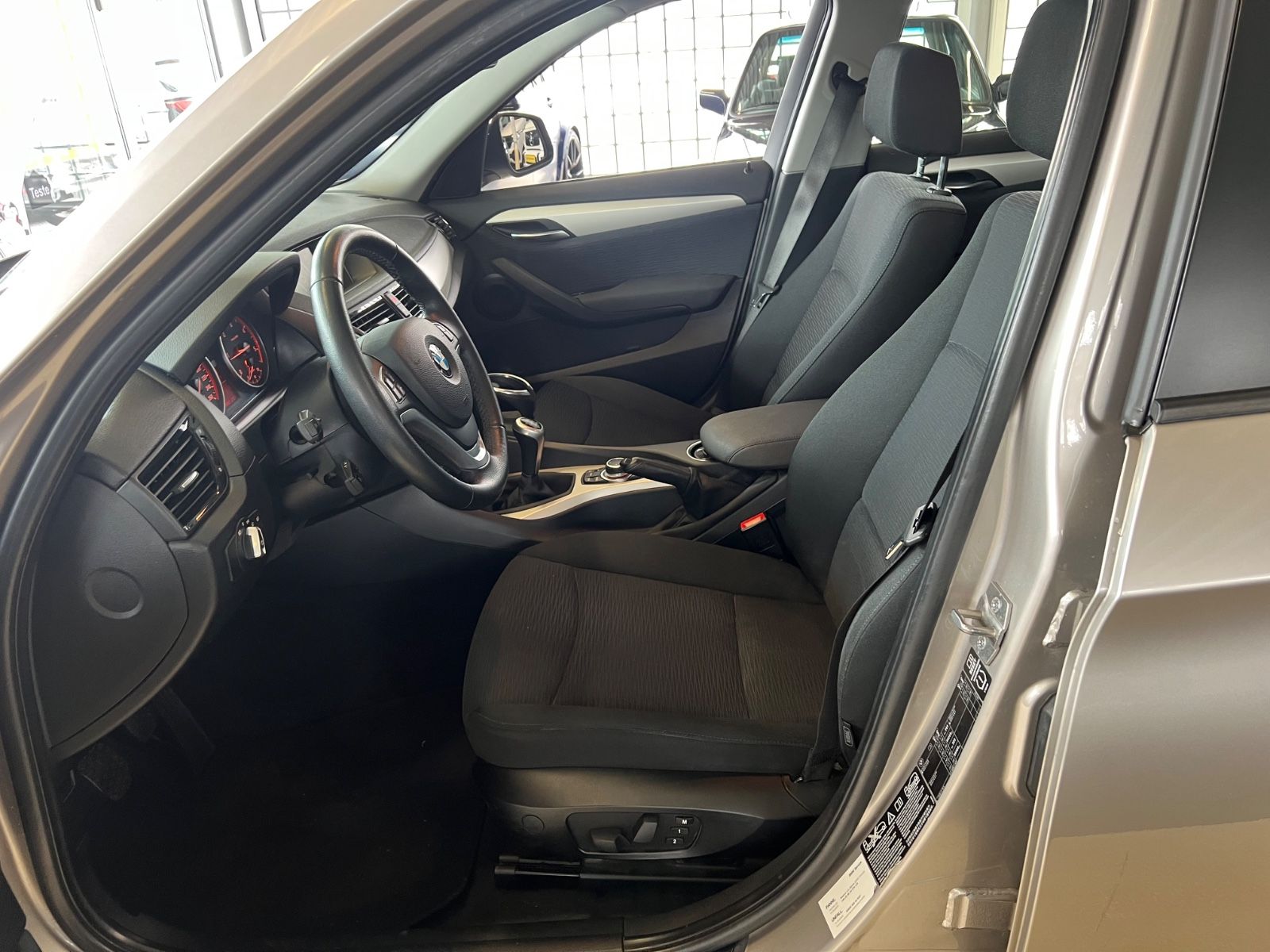 Fahrzeugabbildung BMW X1 18 d xDrive *LED/XENON*NAVI*MEMORY*