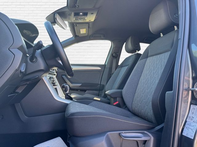 Fahrzeugabbildung Volkswagen T-Roc MOVE 1.5 TSI DSG - Matrix*RFK*18"!!!