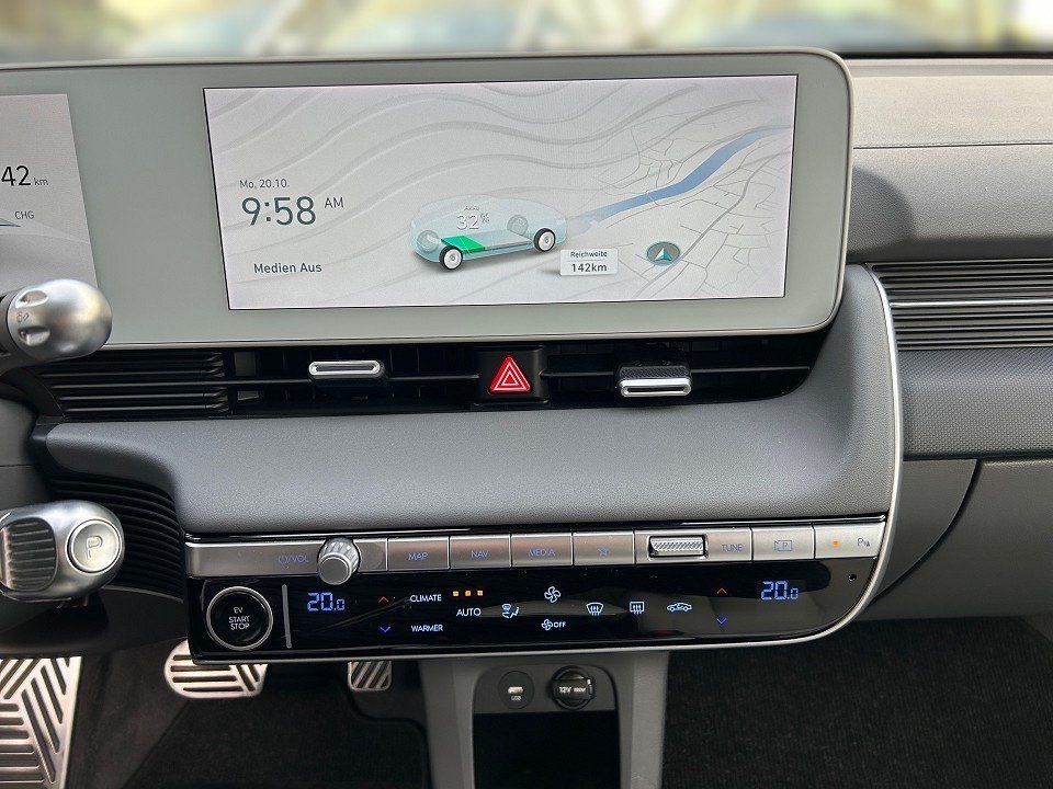 Fahrzeugabbildung Hyundai IONIQ 5 4WD 72kWh UNIQ VOLL SOLARDACH+RELAX+20A