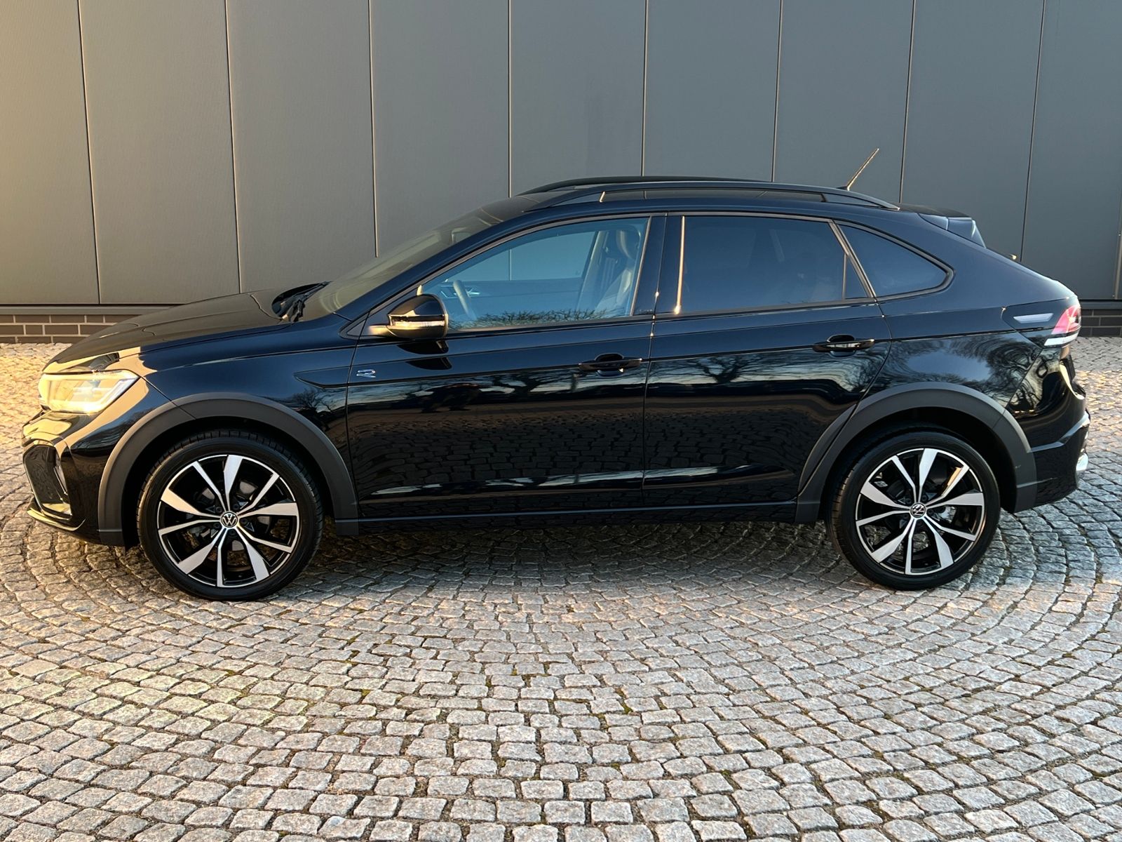 Fahrzeugabbildung Volkswagen Taigo R-Line 1.5 TSI DSG *AHK, IQ-Light, Navi, 1