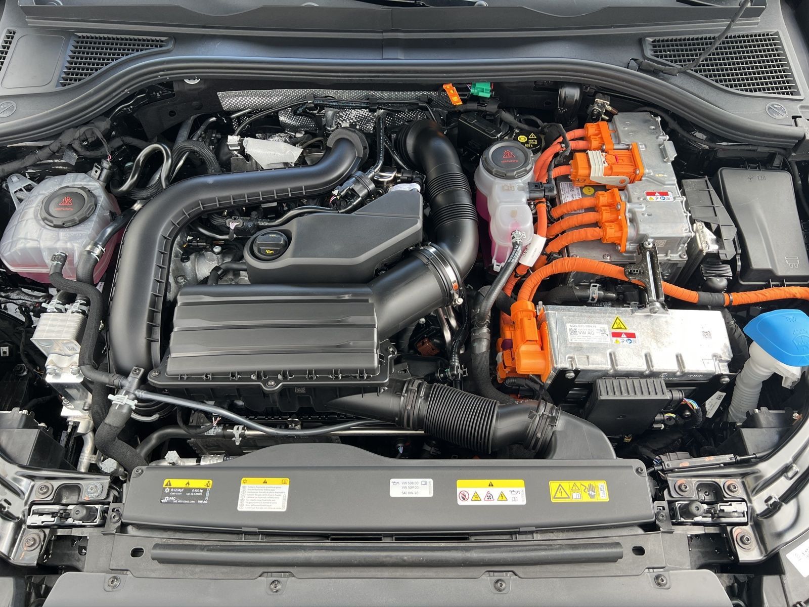 Passat Variant Business 1.5 TSI eHybrid DSG AHK*