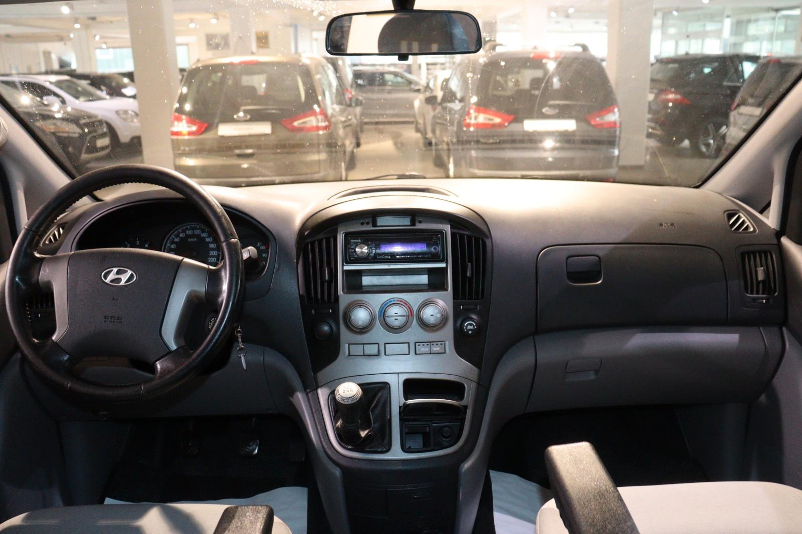 Hyundai H-1 Travel *8-Sitzer*Klima*PDC*AHK 2,3t
