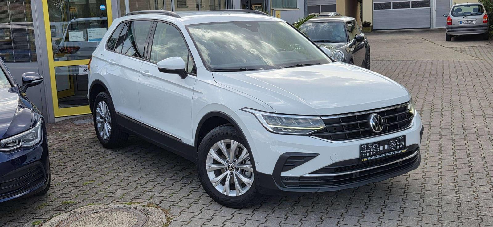 Volkswagen Tiguan Life 1.5TSI -LED PDC R.Kamera Navi SHZ LH